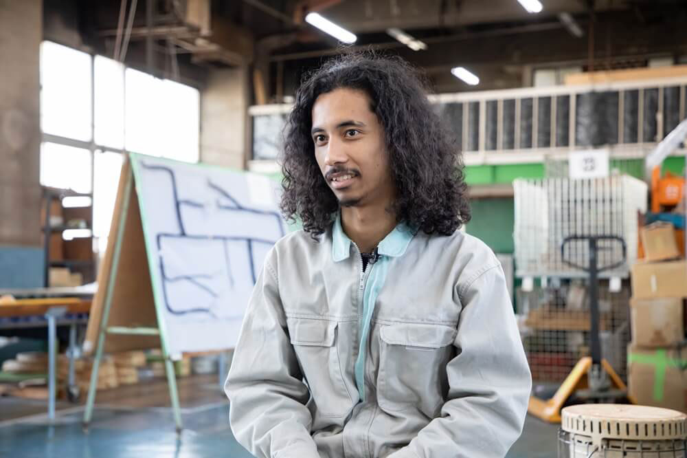 河崎工業　インタビューの様子